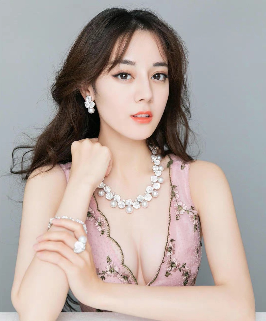 丰满解释丰满的欲妇无删减版小说