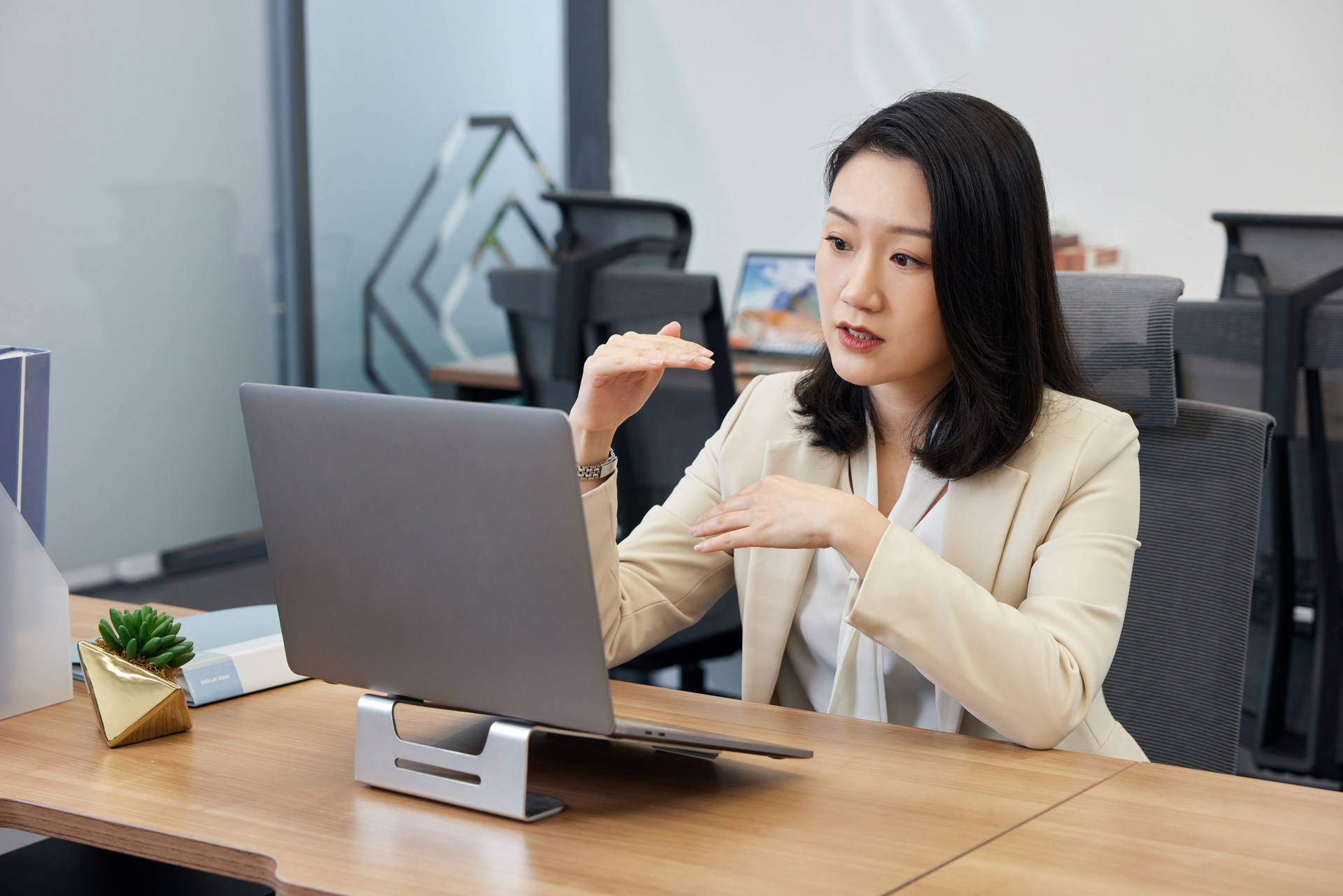被老师叫到办公室的紧张心情