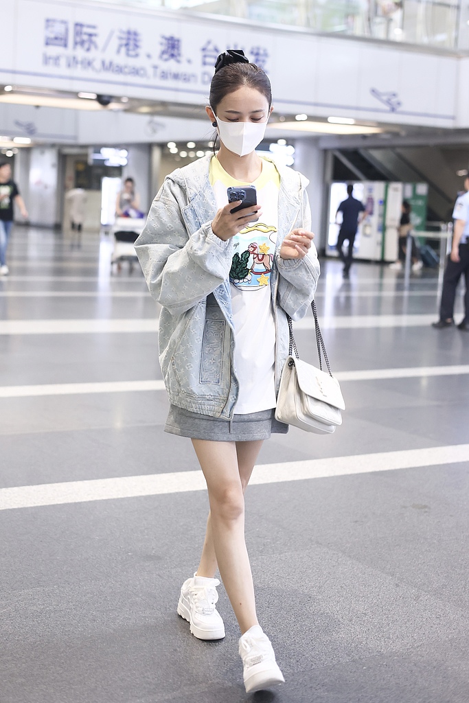佟丽娅怎么了中央电视台佟丽娅在中央电视台的最新动态