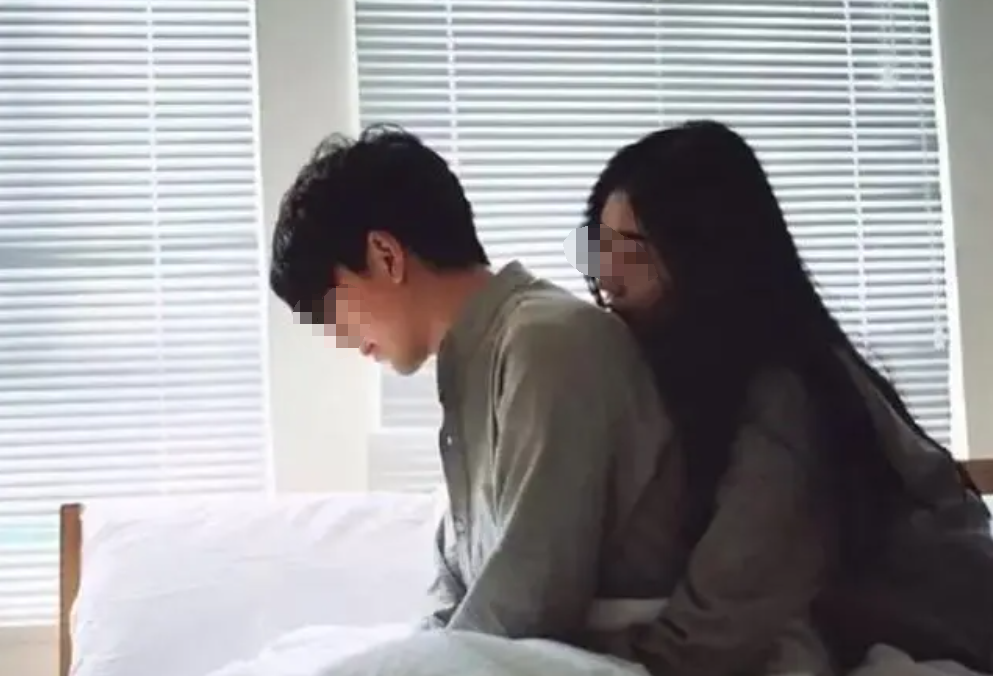 女人被男人用手抠下体视频网站关于网络传播的性侵犯视频——以女人被男人用手抠下体为视角的探讨