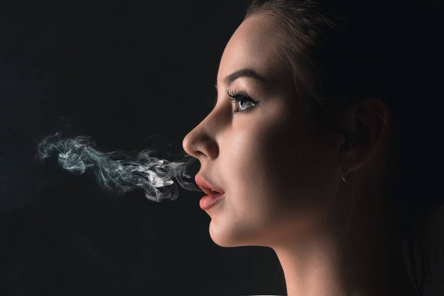 少妇与年轻男子的不寻常经历
