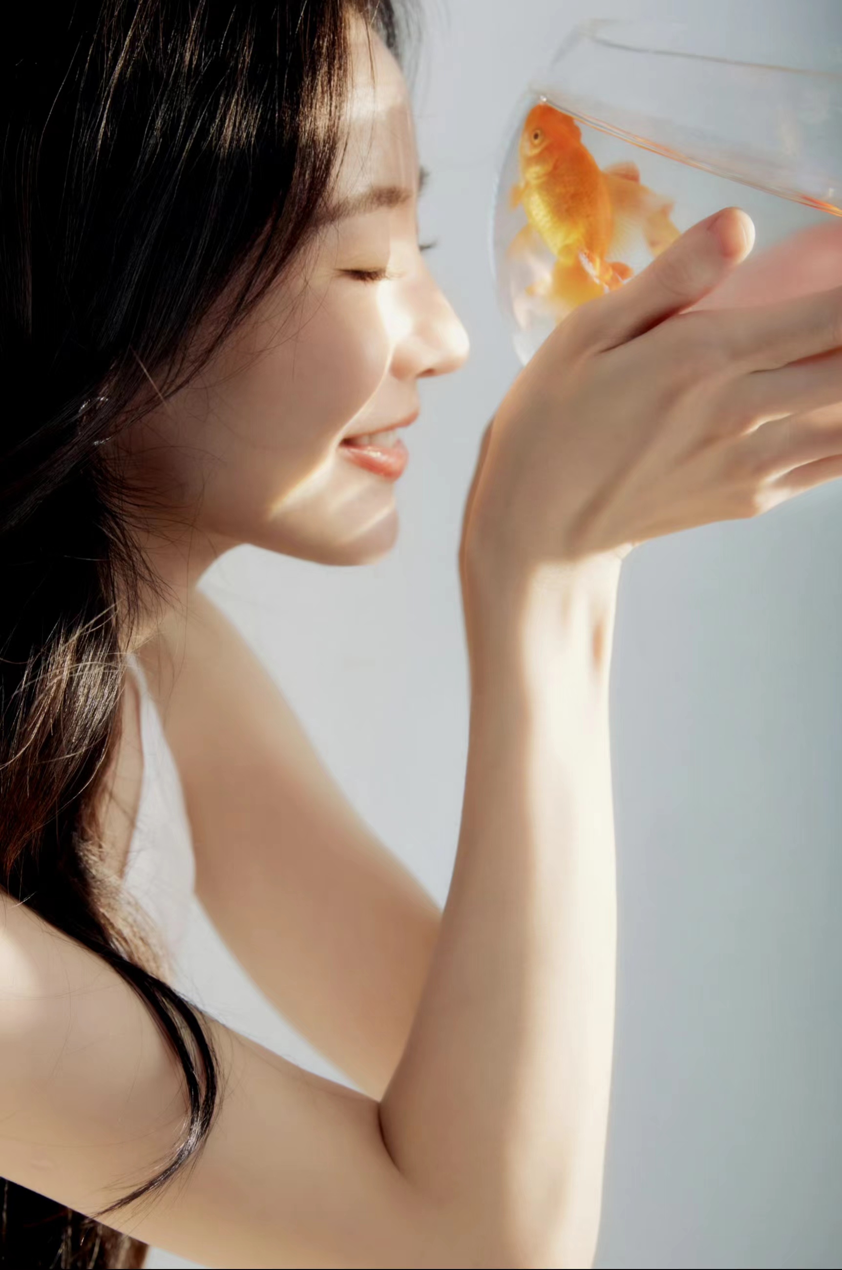被她轻轻夹住，那份舒适难以言表