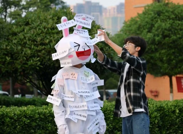 斯衣服斯衣服的魅力与文化内涵-第2张图片