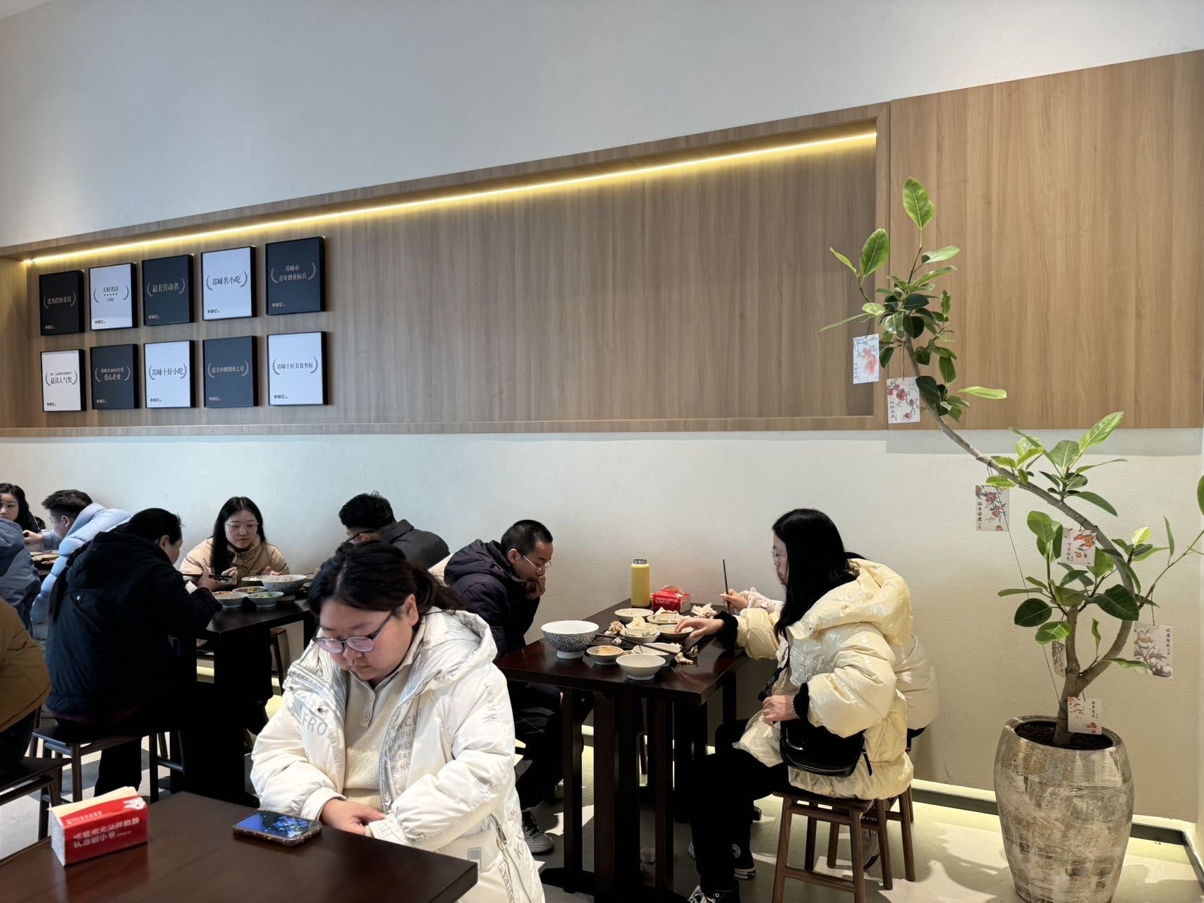 麻婆豆腐的魅力与国内剧的深度——果冻传媒的独特视角-第2张图片