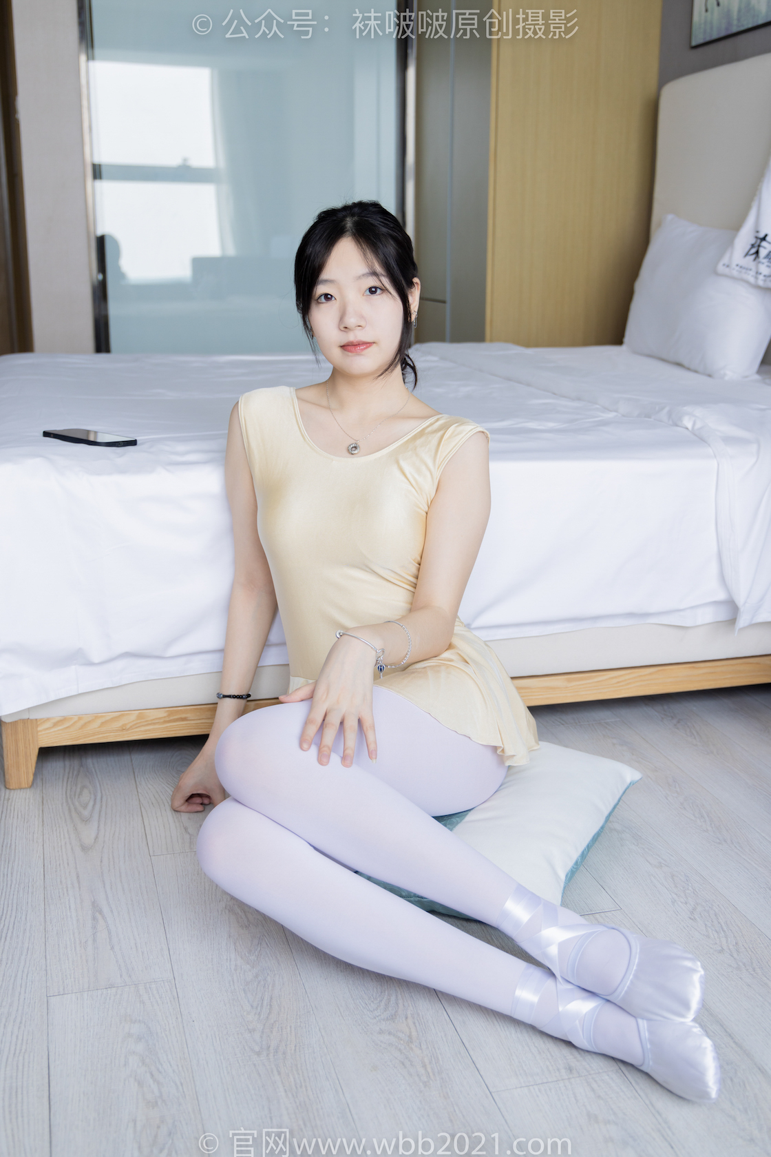 白丝英语课代表让我C了一节课白丝英语课代表的一次独特教学体验