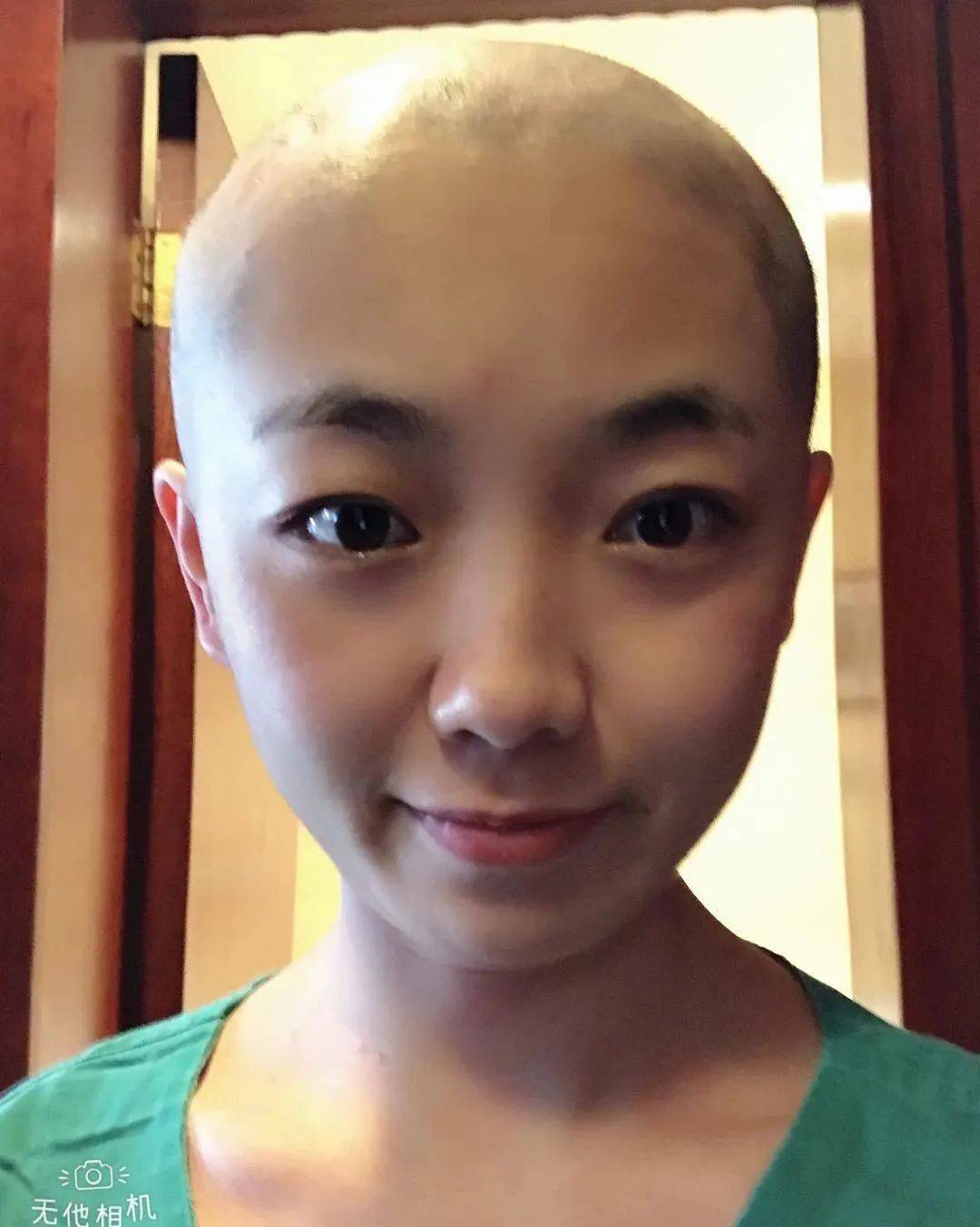 中考前学生集体摸主任光头中考前夕，学生集体摸主任光头——一场特殊的互动与背后的故事