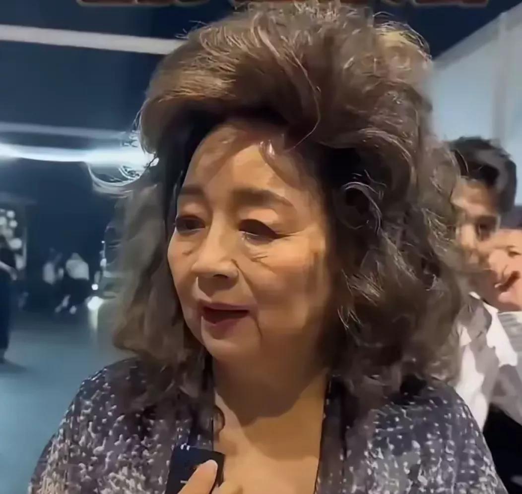 多毛胖女孩的自信与美丽-第2张图片