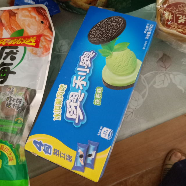 三个男的与夹心饼干的奇妙故事