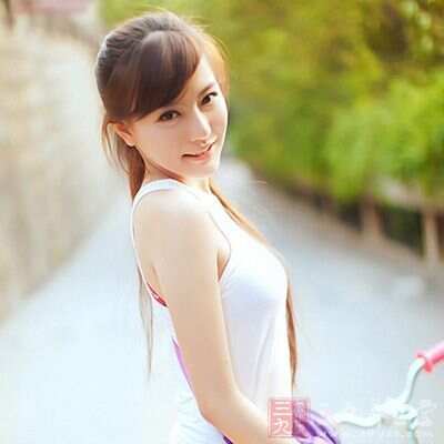 美女乳房的美丽与健康——无遮挡的探讨