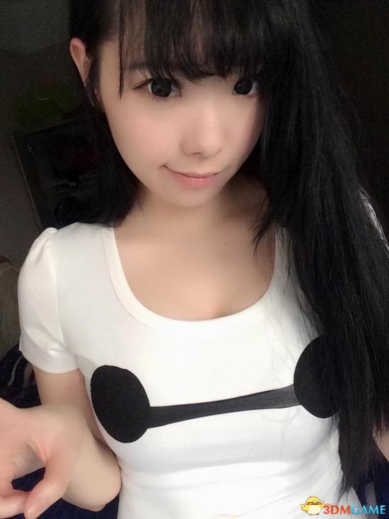 美女脱奶覃前图美女脱奶覃前图，一种文化现象的探讨