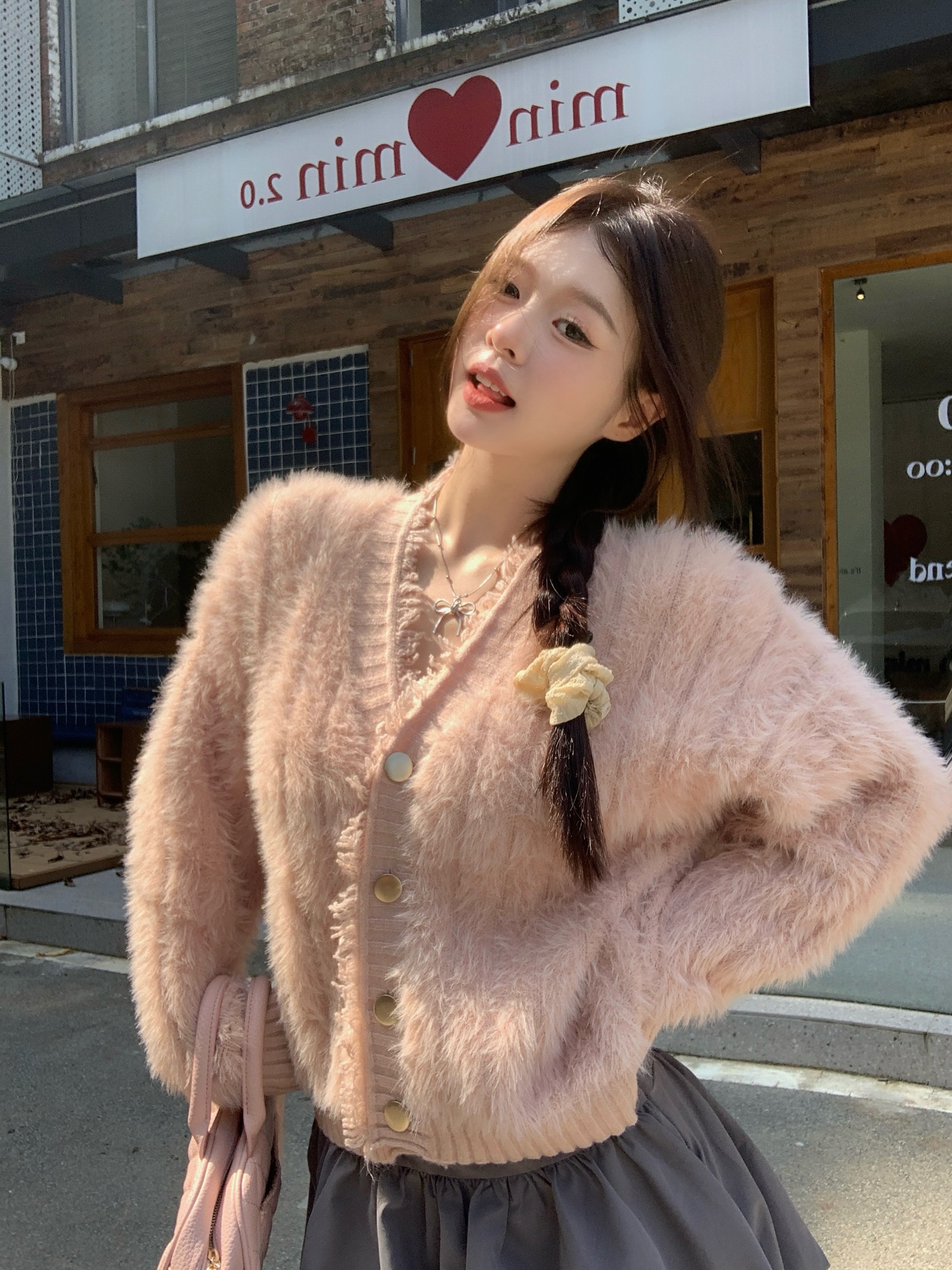 探索亚洲成熟女性之美，毛毛耸耸的独特魅力-第2张图片