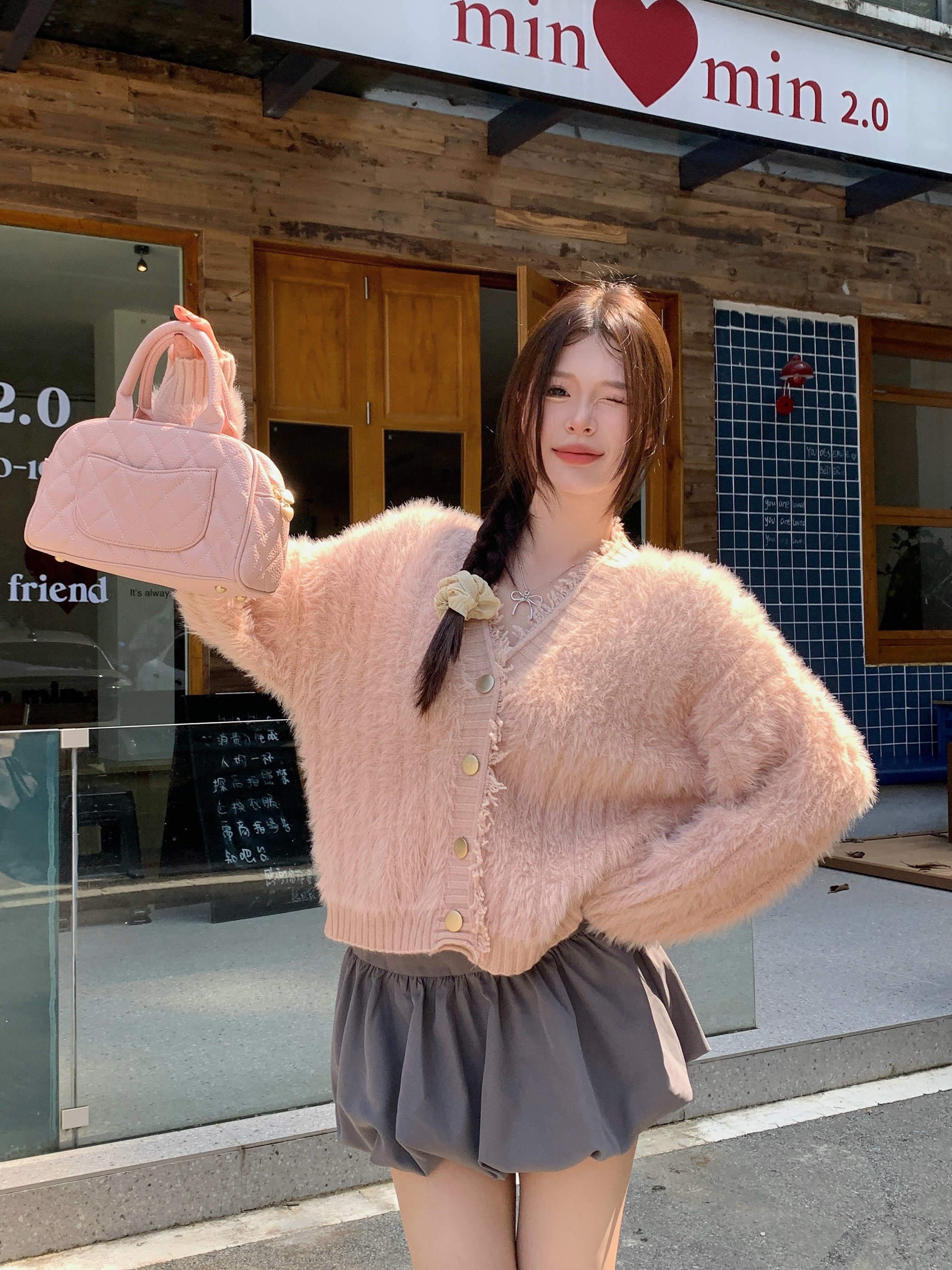 探索亚洲成熟女性之美，毛毛耸耸的独特魅力