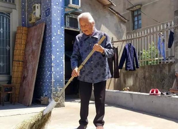 东北老太太70岁至80岁东北老女人与卖婬现象的探讨