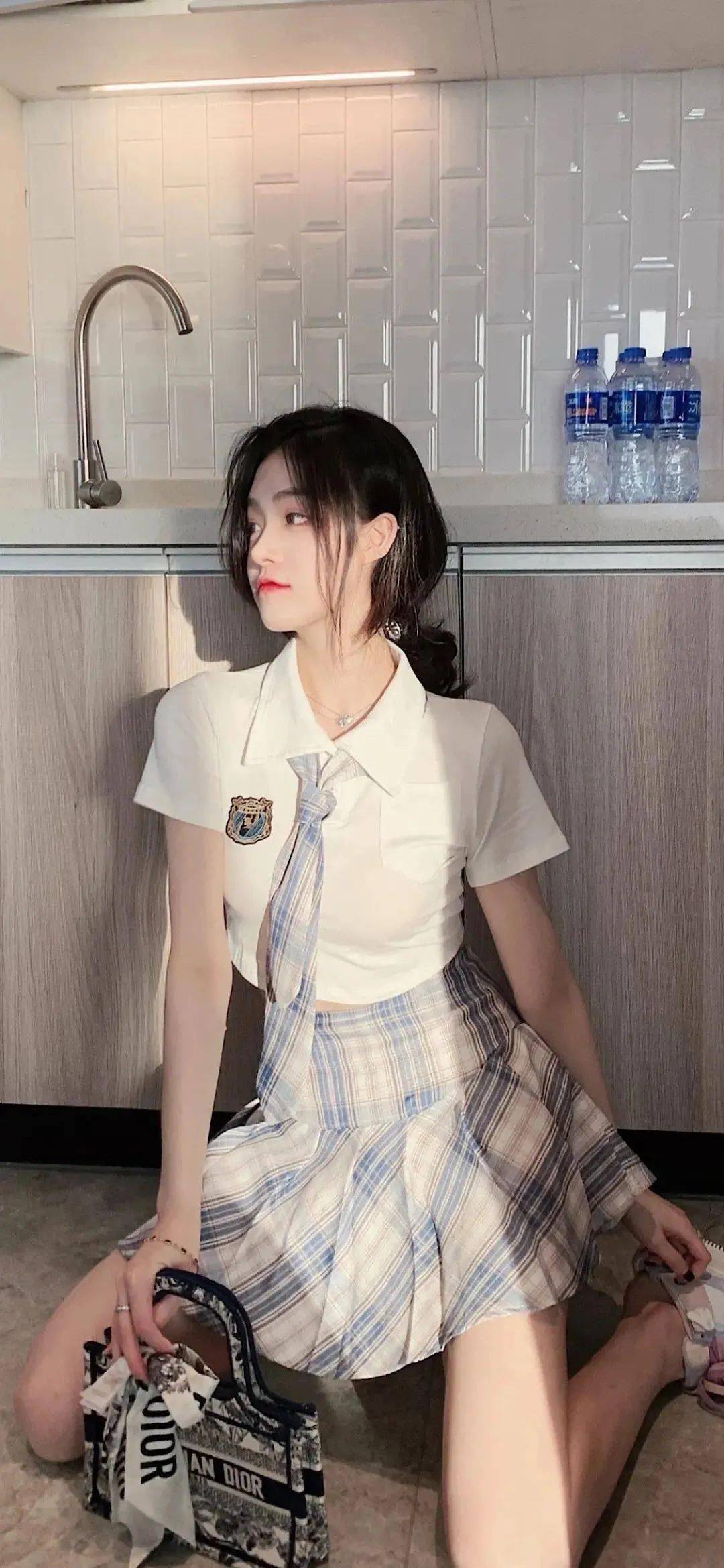 王雨纯，脱下一切，展现真实自我-第2张图片