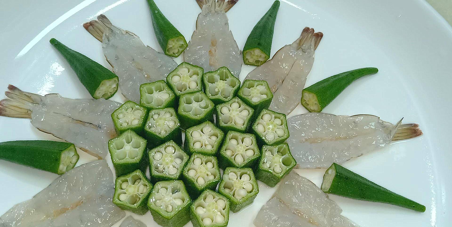 草莓丝瓜秋葵向日葵榴莲石榴的摆盘技巧多彩果蔬的盛宴——草莓、丝瓜、秋葵、向日葵、榴莲与石榴的奇妙世界