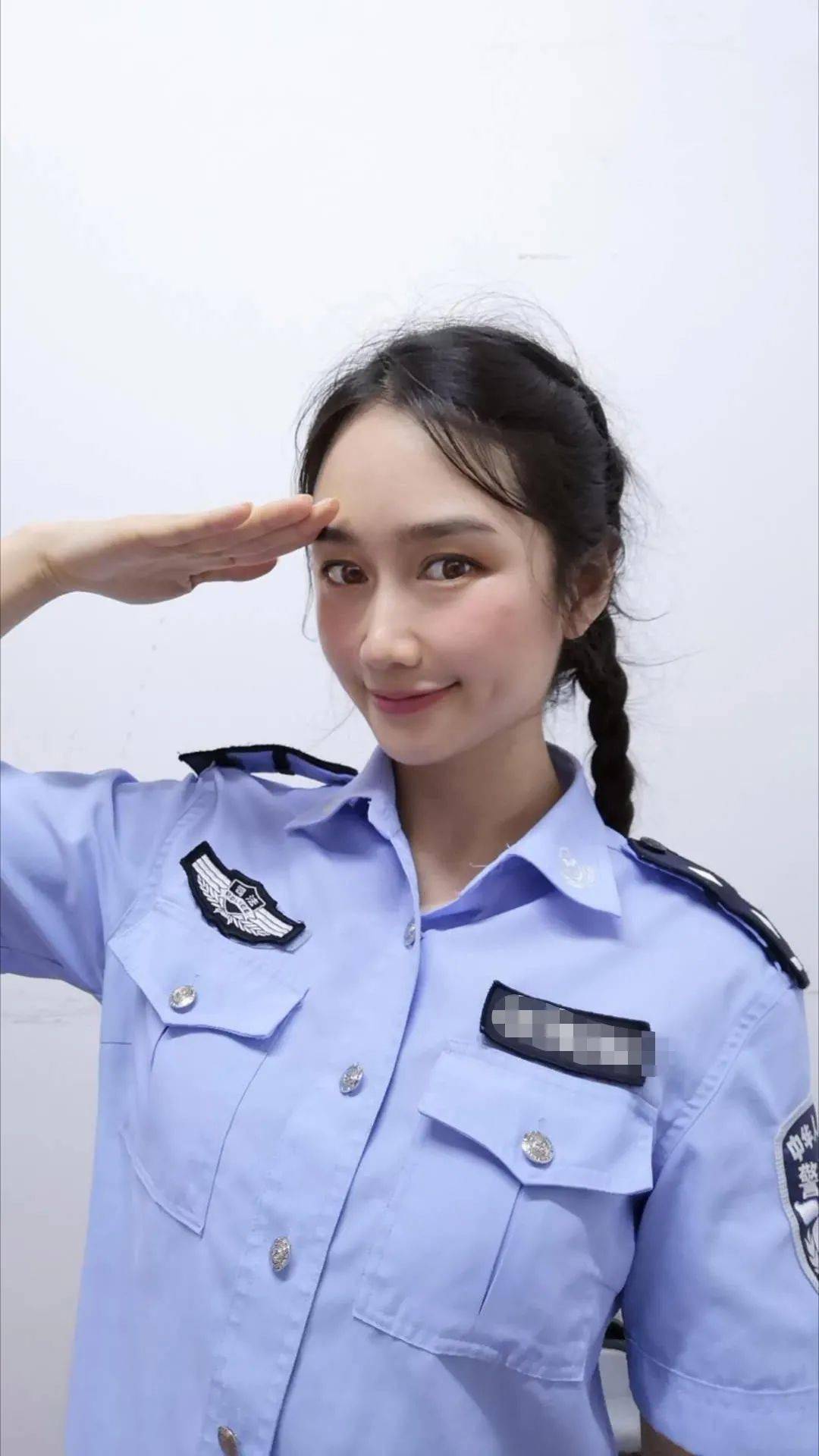 警花初绽的瞬间——五位警花遭遇的挑战