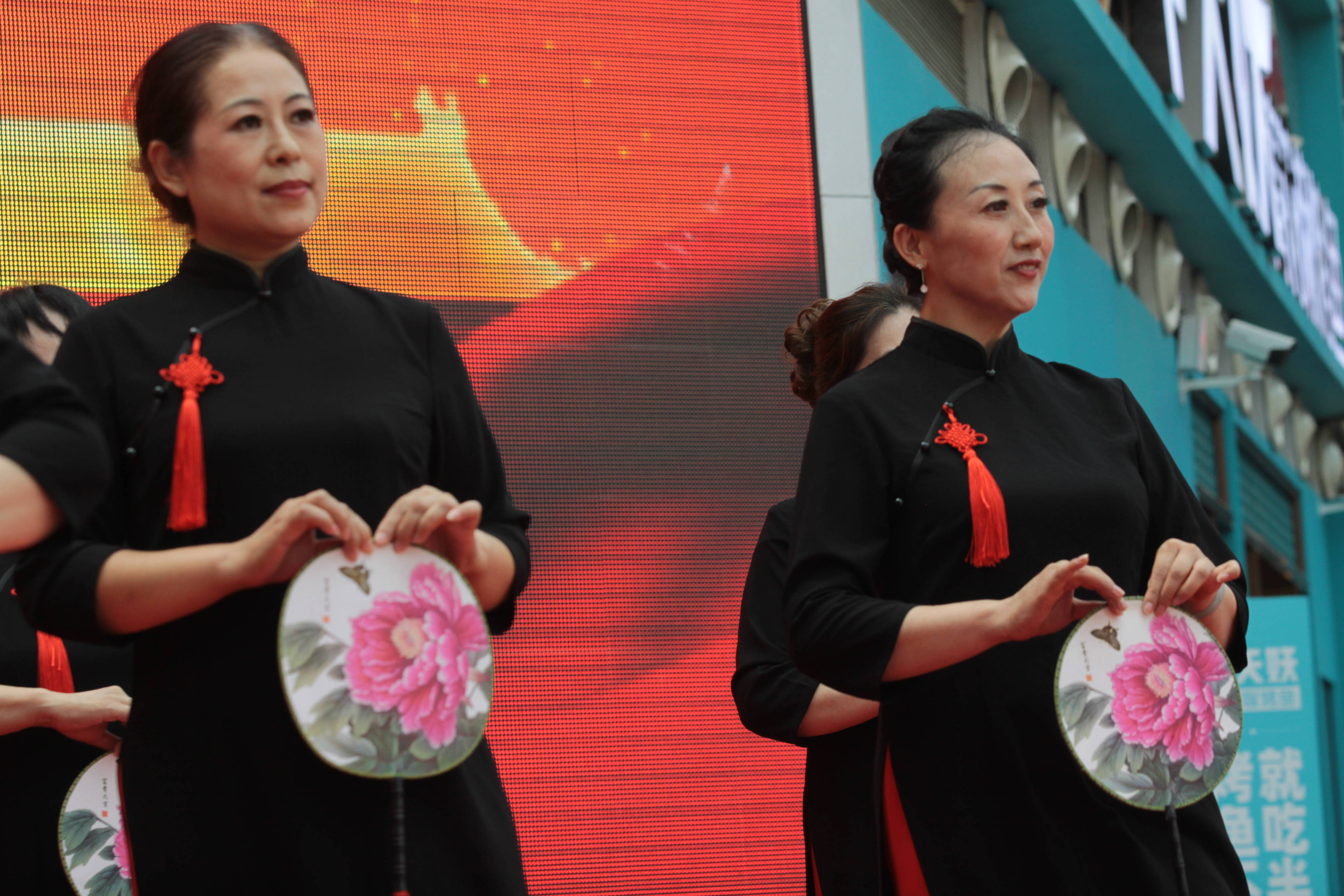 国色天香精品卡，一卡二卡三百的魅力与价值