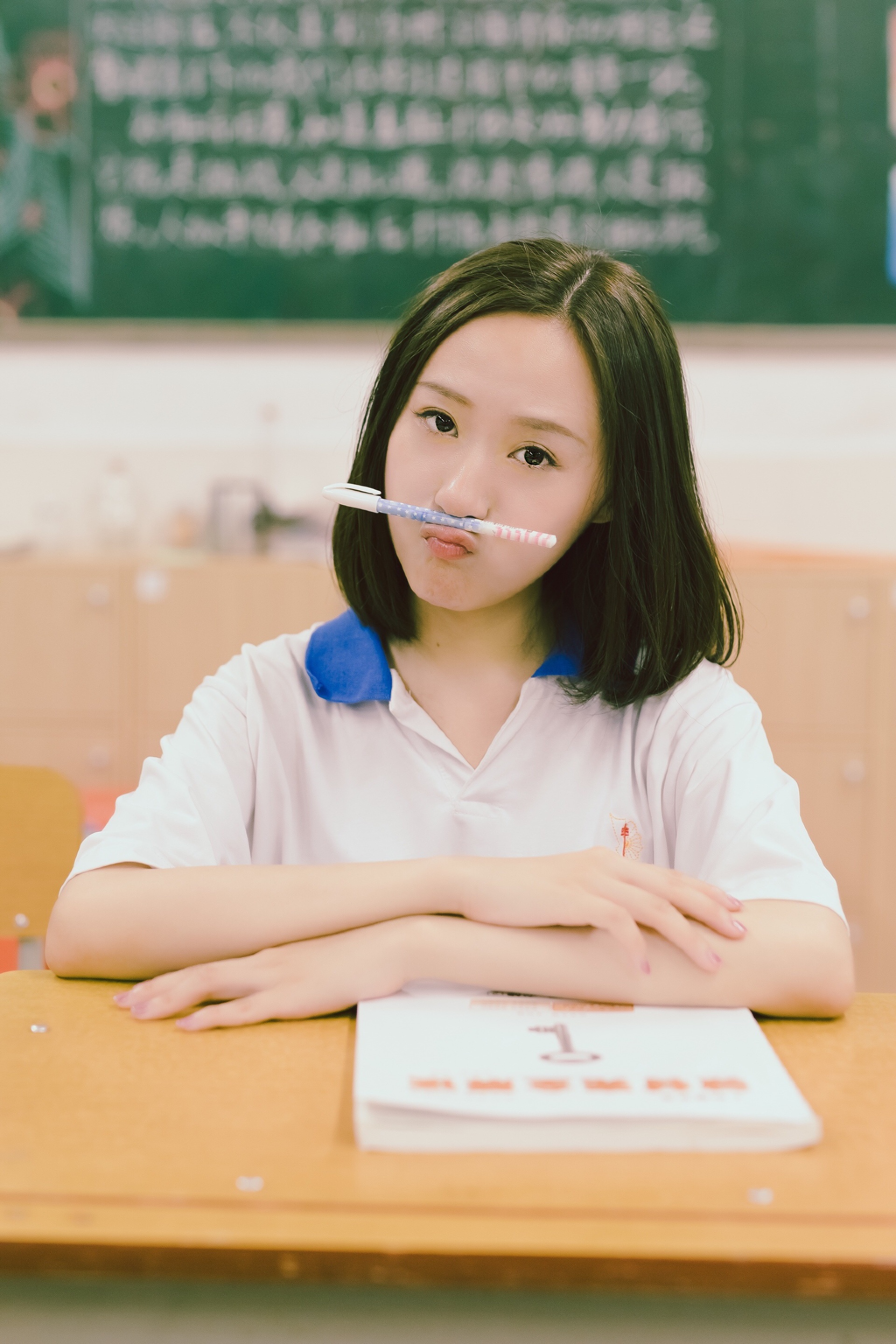 女同桌让我放学插她女同桌的秘密约定-第2张图片
