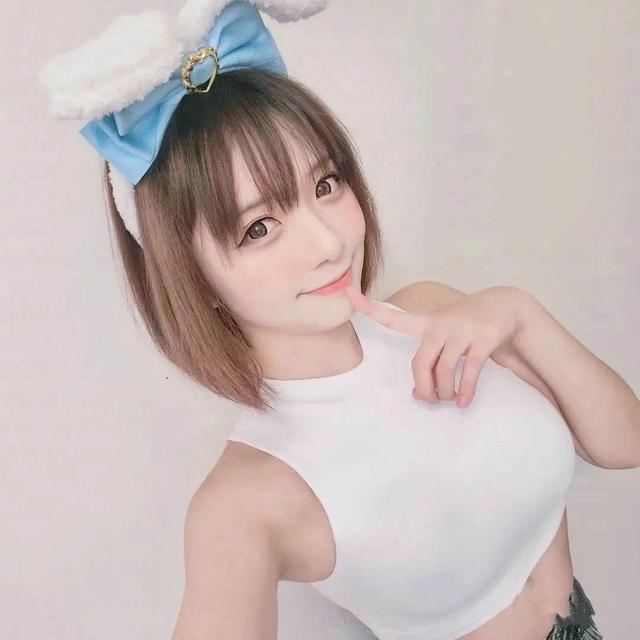 果冻传媒母亲的蜜蜜女演员是谁揭秘果冻传媒中的母亲角色——蜜蜜女演员身份-第2张图片