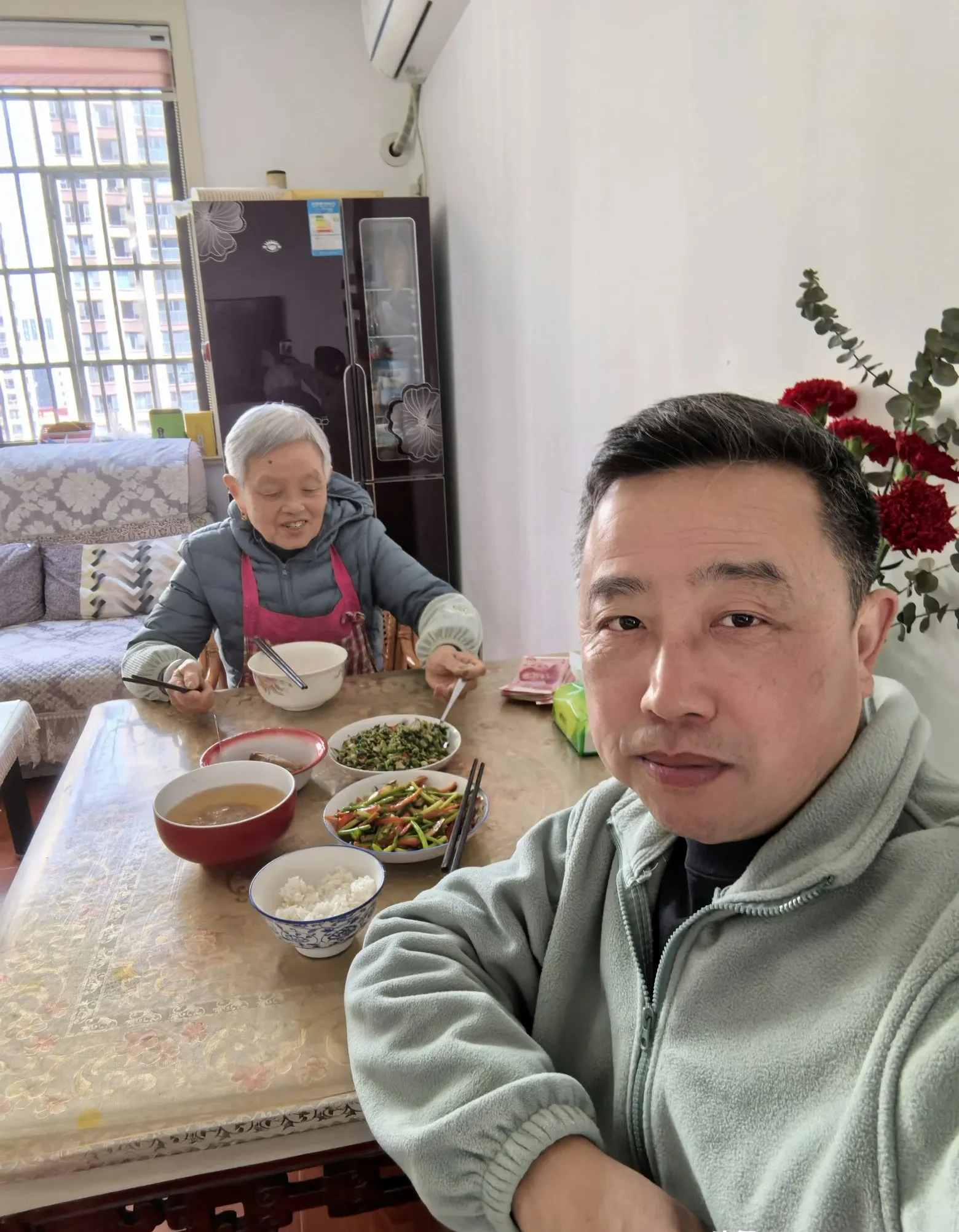 BGMBGMBGM老太太80岁毛多多BGMBGMBGM老太太的传奇人生，80岁毛多多的故事