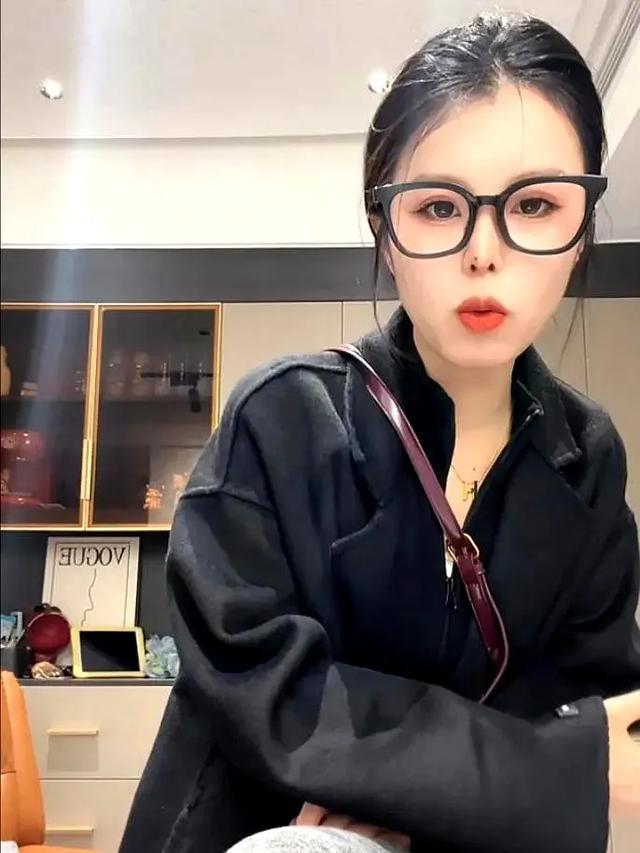 果冻传媒中母亲角色背后的蜜蜜女演员揭秘-第2张图片