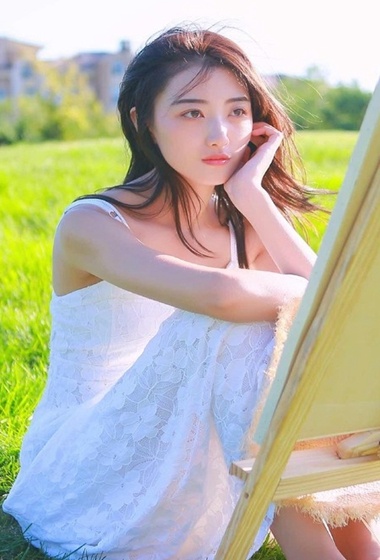 五月色桃色激情婷婷五月之色，桃色激情下的婷婷-第3张图片