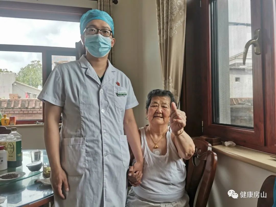 用大宝贝帮妈妈通下水道，一个孝顺的行动？-第2张图片
