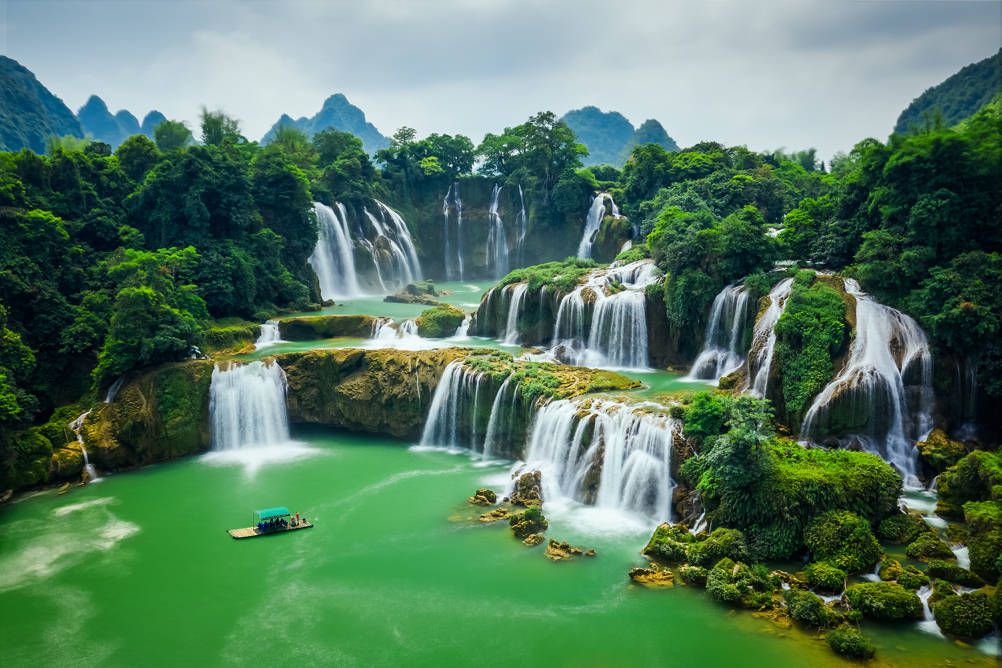 高湖喷水高湖喷水的壮丽奇景-第2张图片