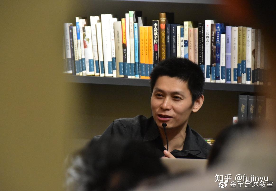 特大巨人魅力下的多元文化探讨-第3张图片