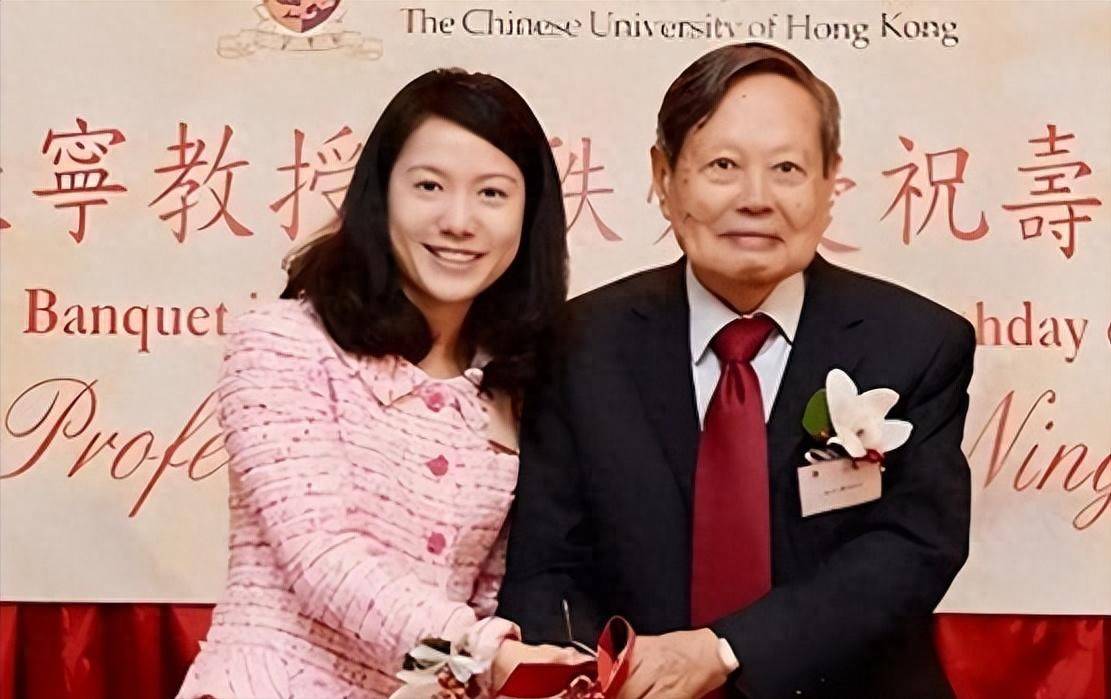翁帆产下一子4岁翁帆产下一子四岁，幸福家庭的温馨篇章