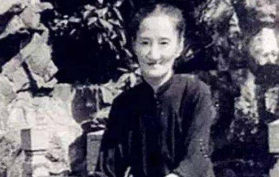 翁公与秀婷的厨房激情之旅