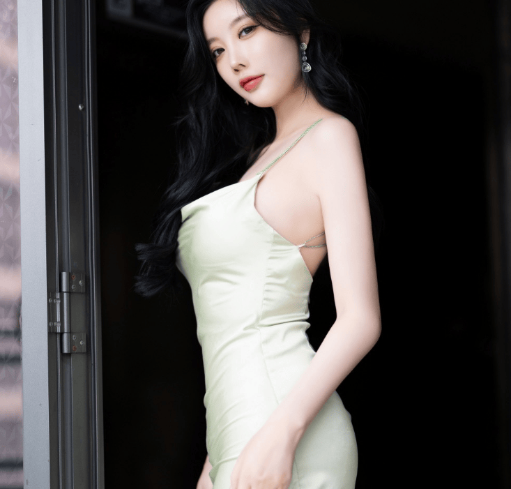 美女的胸无遮挡无内衣无马赛克美女胸部无遮挡的美丽与真实