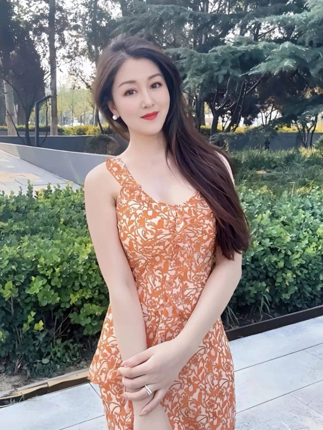 东北熟妇出租屋东北熟妇与出租屋的温暖故事-第3张图片