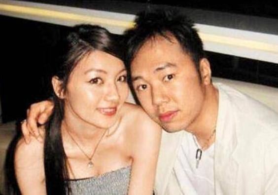 关颖给李宗瑞吹箫图关颖与李宗瑞的吹箫图，一段艺术与传说的交织-第2张图片