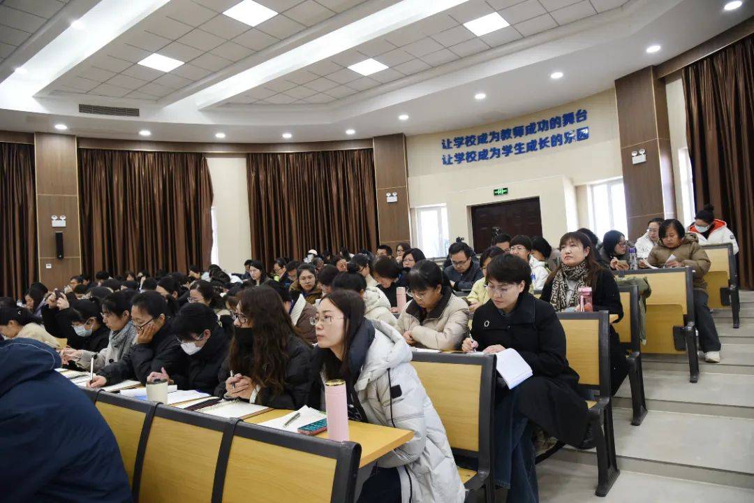 和老师C了一节课一次难忘的课堂体验，与老师共同探索的C语言之旅