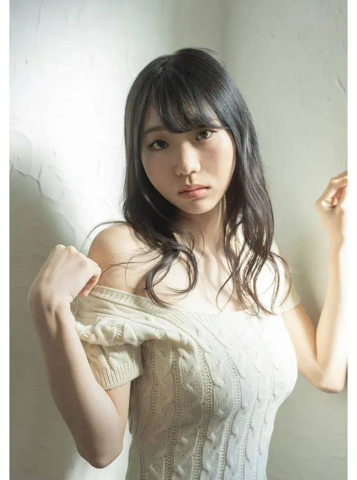 光胸美女的魅力与独特之处