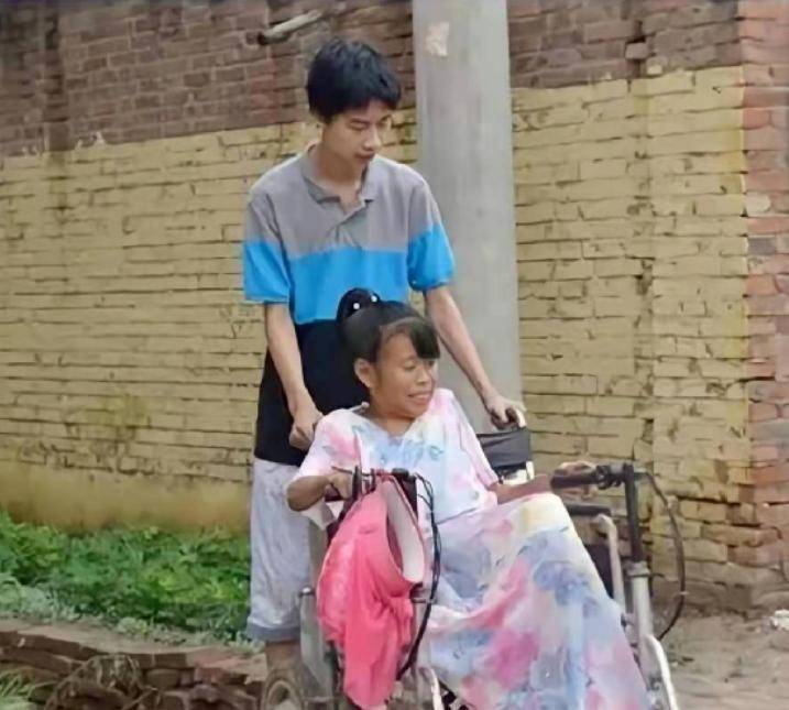 果冻传媒儿子惹事，母亲亲自上门处理