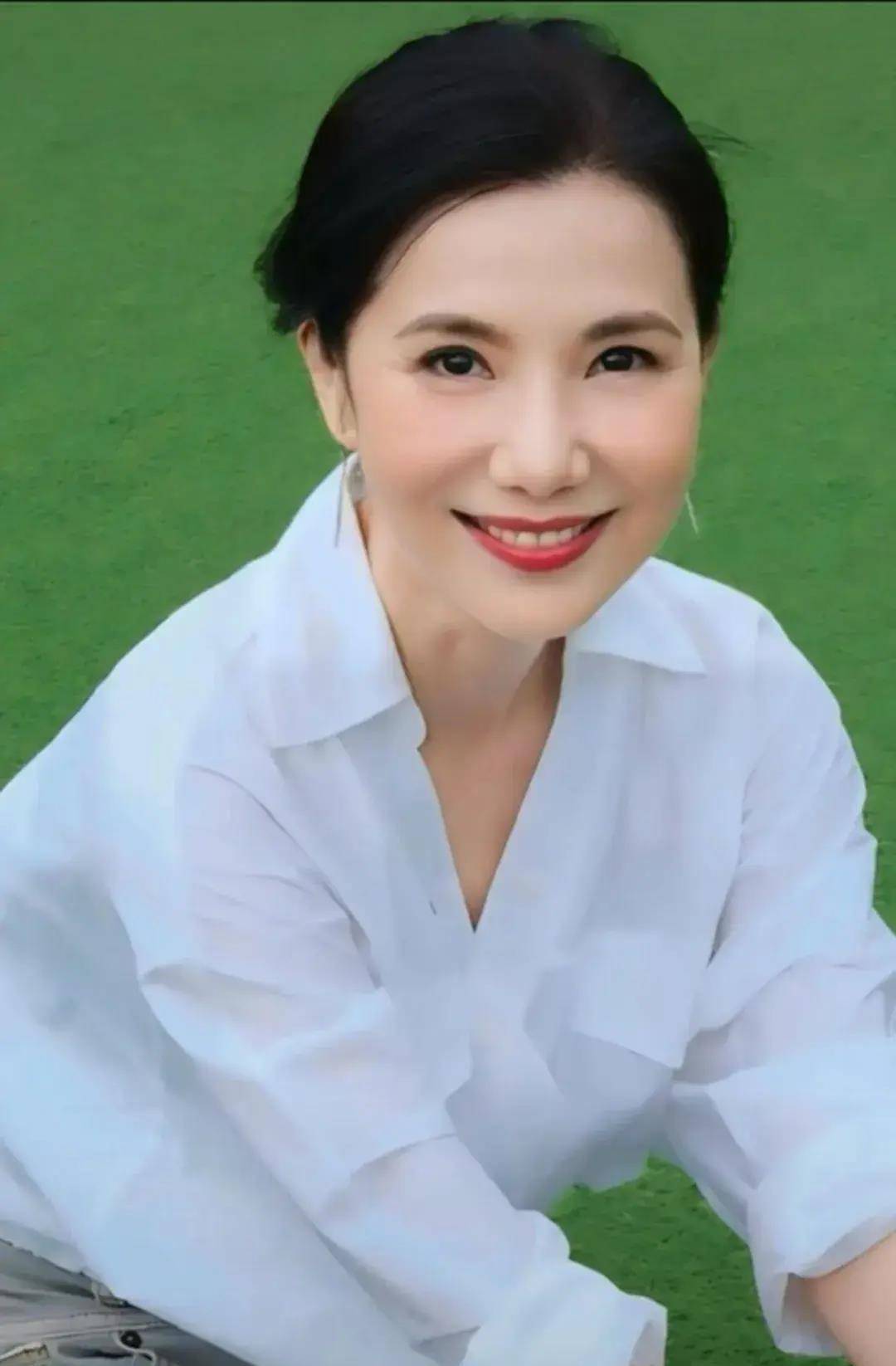 关秀媚演过的三年级电视剧关秀媚，三级影视界的独特魅力