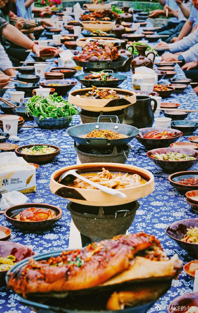 与同桌的独特体验，舌尖的探索与愉悦