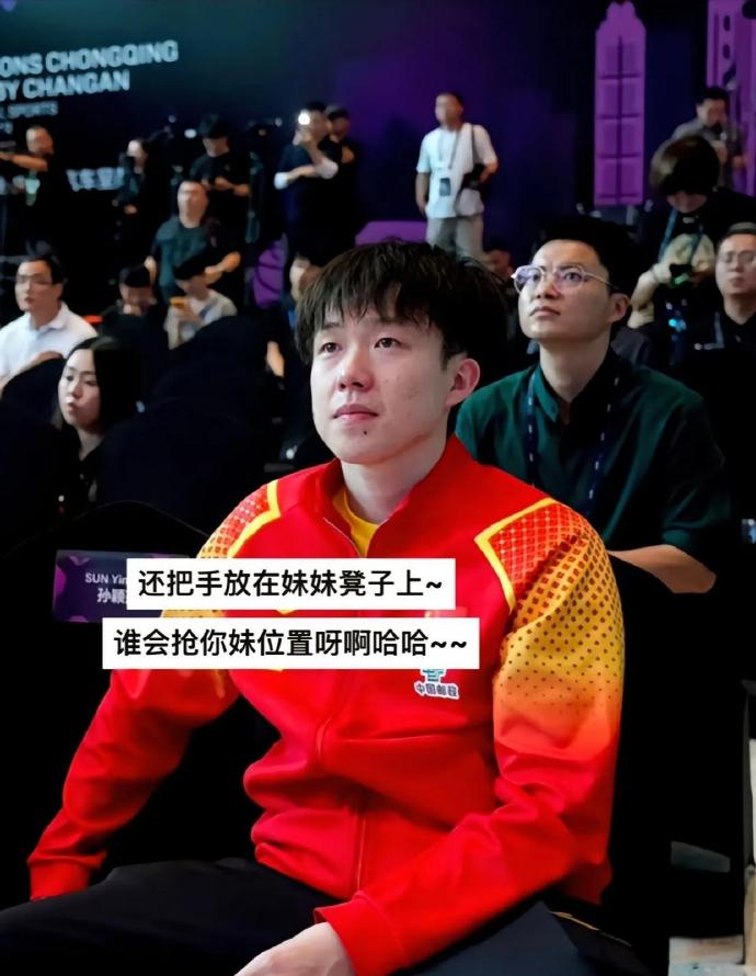 边亲边把手放衣服里的微妙体验-第1张图片