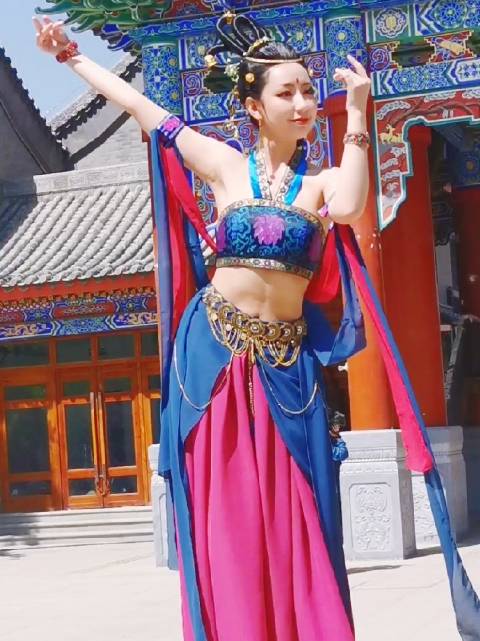 琪琪she探索色琪琪影院的魅力之旅-第3张图片