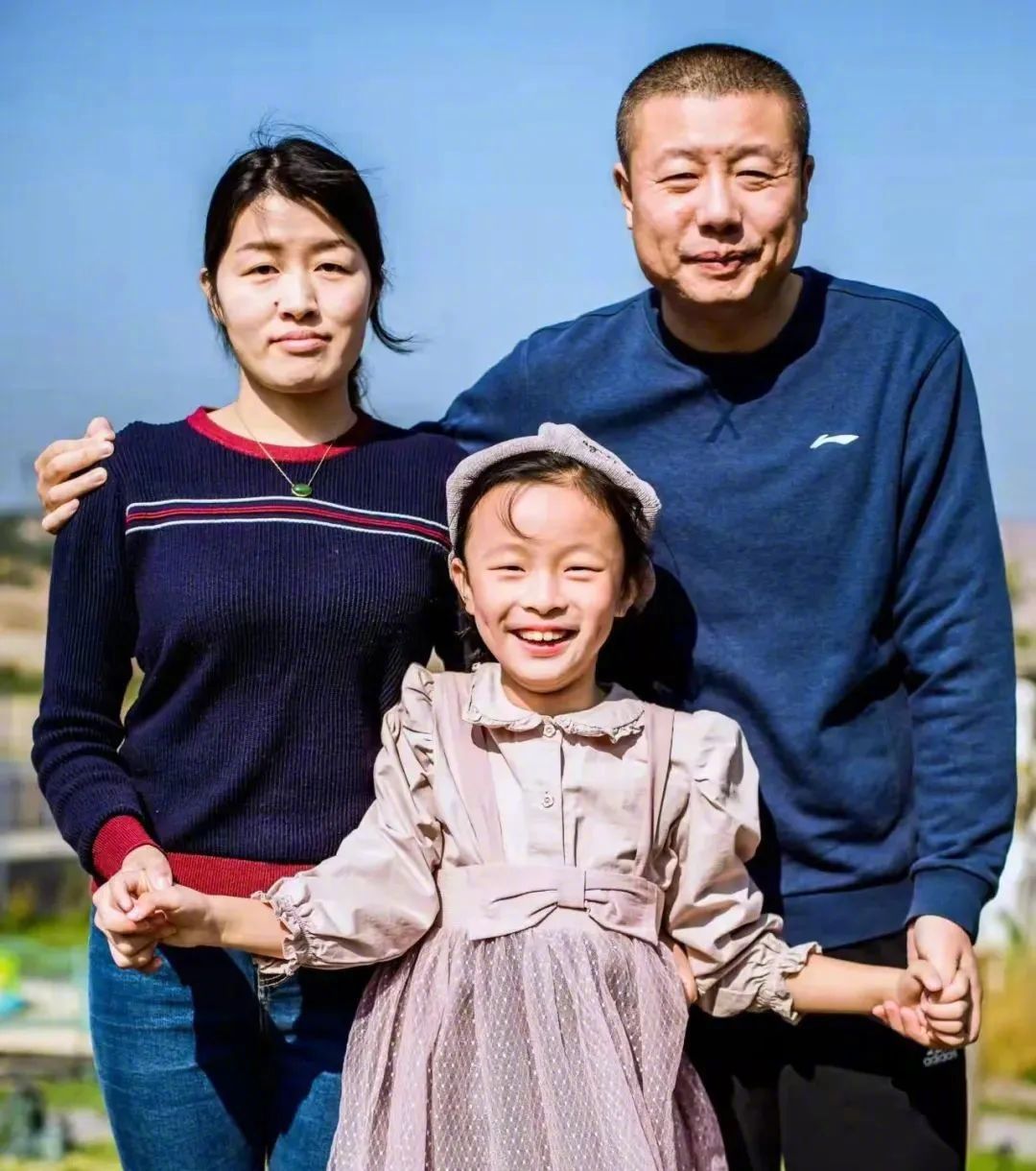 姐妹齐上阵，共绘美好未来-第2张图片