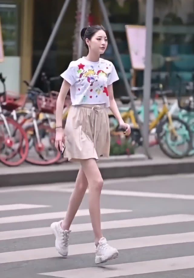 女生迈开腿打扑克又痛又叫,软件女生打扑克游戏中的独特体验
