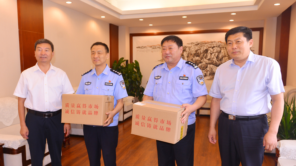 组织部长玩公安局长铁红组织部长与公安局长铁红——权力与责任的交织-第3张图片