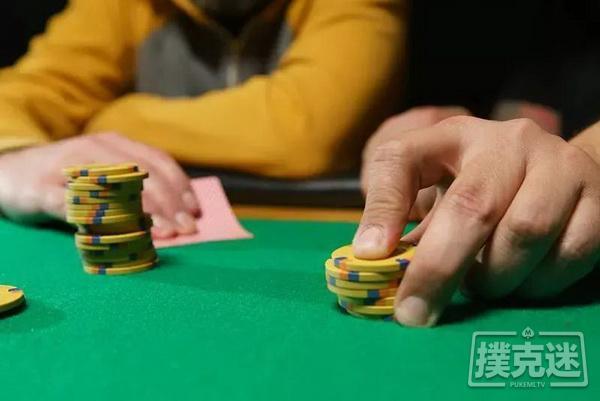 两人打扑克剧烈运动视频扑克游戏背后的激情碰撞——两人打扑克剧烈运动视频解析-第2张图片