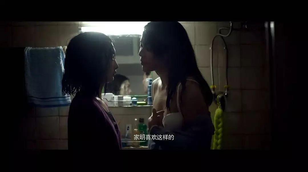 把胸露出来给人揉玩视频警惕不健康视频的危害，以把胸露出来给人揉玩视频为鉴-第2张图片