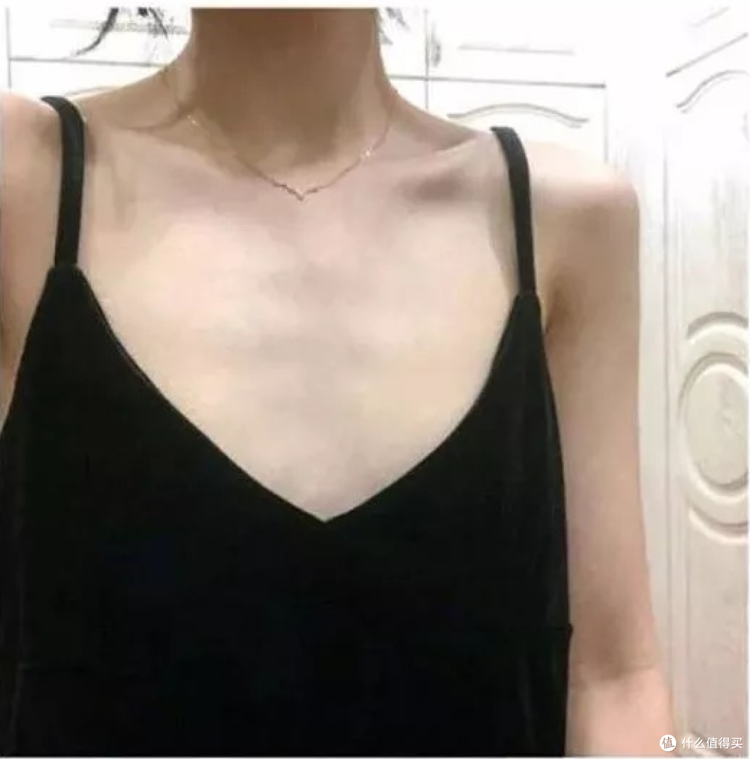 闺蜜撕开的奶罩猛吸我的奶闺蜜的意外之举——一场关于亲密与信任的探索
