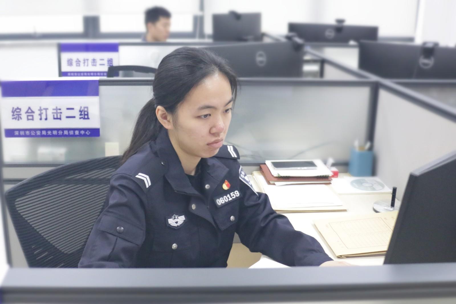 丝袜女警的正义与力量，警务工作中的女性力量