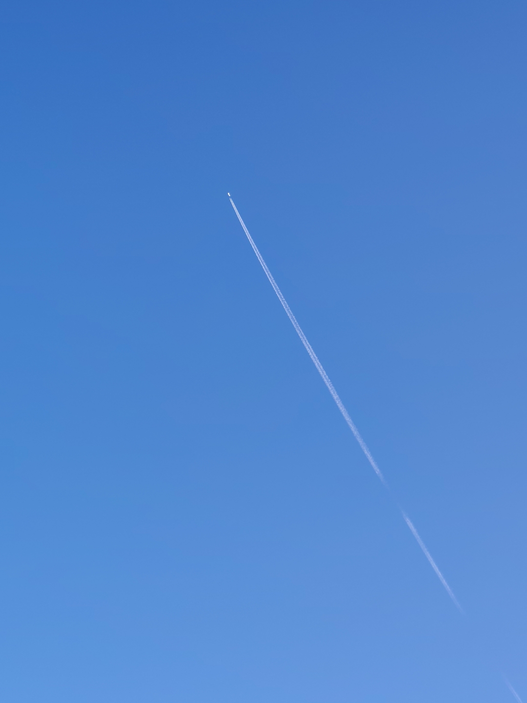 空之旅人，追寻无垠天际的足迹