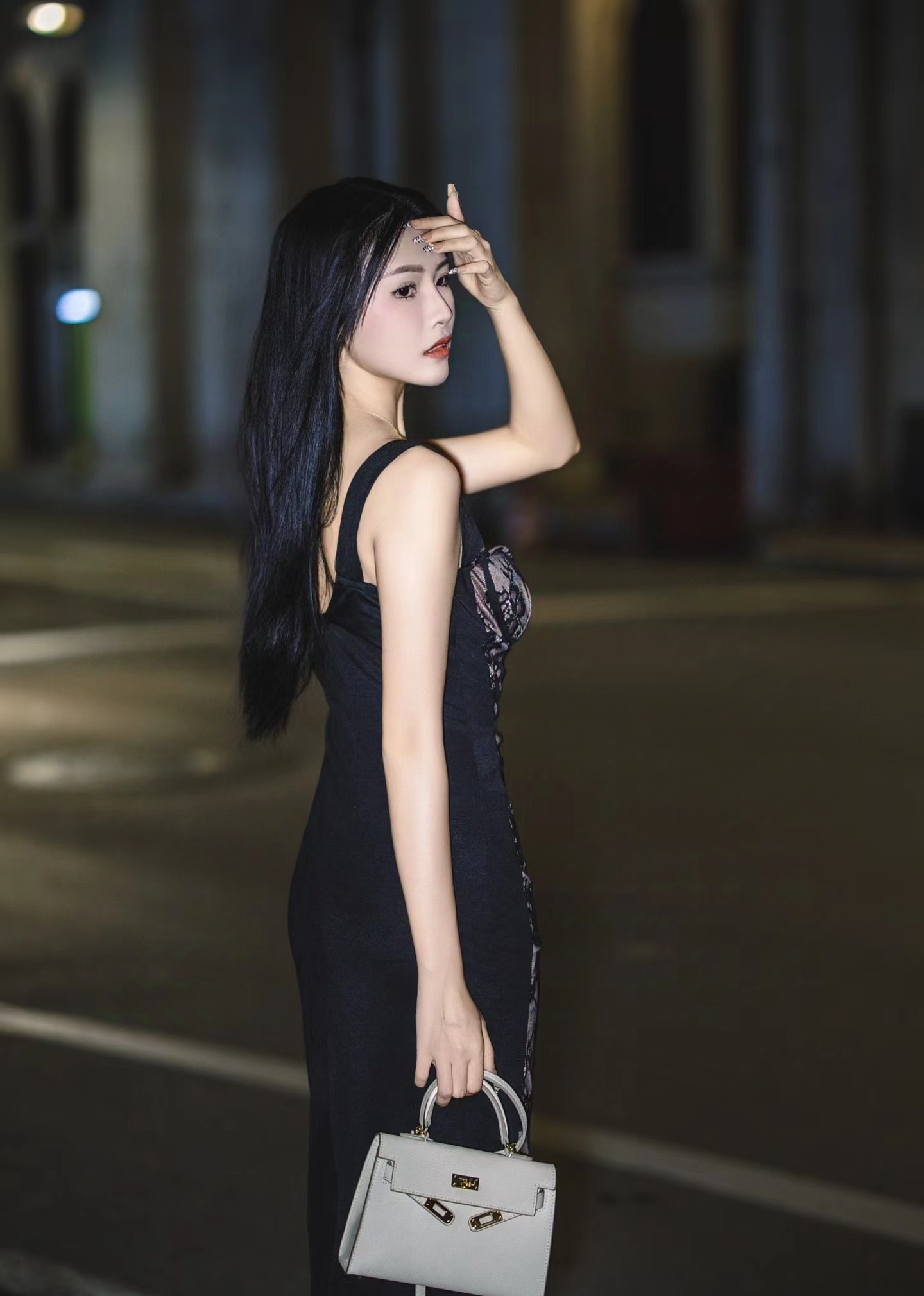 高冷气质女神的醉夜激情
